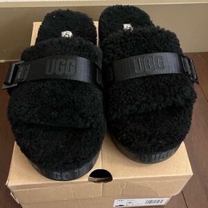 UGG fluffita slides